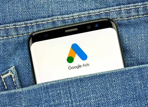 Montreal Kanada Září 2018 Nové Logo Pro Reklamy Google Aplikace — Stock fotografie