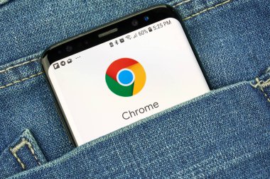 Montreal, Kanada - 4 Ekim 2018: Google Chrome app s8 ekranda. Belgili tanımlık app Android için tasarlanmış web tarayıcısıdır. Google internet hizmetleri sunar bir Amerikan teknoloji şirketidir