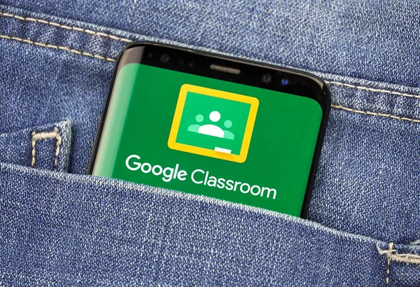 Montreal, Kanada - 4 Ekim 2018: Google sınıf s8 ekranda. Hizmet okullar için geliştirilen bir ücretsiz web araçtır. Google internet hizmetleri çeşitli sağlayan bir teknoloji şirketidir.