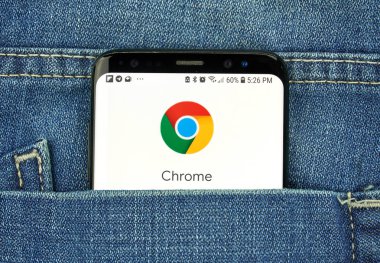 Montreal, Kanada - 4 Ekim 2018: Google Chrome app s8 ekranda. Belgili tanımlık app Android için tasarlanmış web tarayıcısıdır. Google internet hizmetleri sunar bir Amerikan teknoloji şirketidir