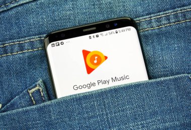 Montreal, Kanada - 4 Ekim 2018: Google müzik s8 ekranda oynamak. Bir müzik parçalarýný ve podcast akış app ve hizmet, Google tarafından geliştirilen Google müzik oynamak olduğunu.