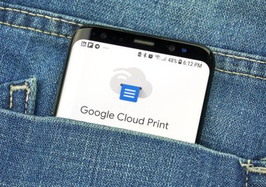 Montreal, Kanada - 4 Ekim 2018: Google bulut Print app s8 ekranda. Bulut Yazdır, kullanıcıların herhangi bir bulut herhangi bir app yazıcı olanak tanıyan bir Google hizmetidir.
