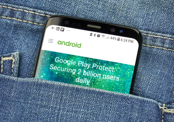 Montreal Canada Outubro 2018 Google Play Proteja Tela Google Uma — Fotografia de Stock