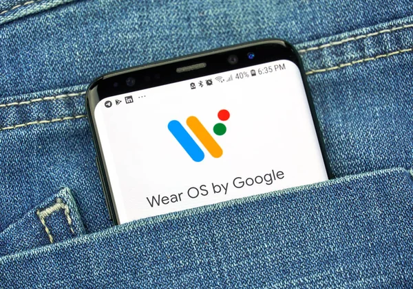 Montreal Canadá Octubre 2018 Usar Sistema Operativo Google Pantalla Google — Foto de Stock