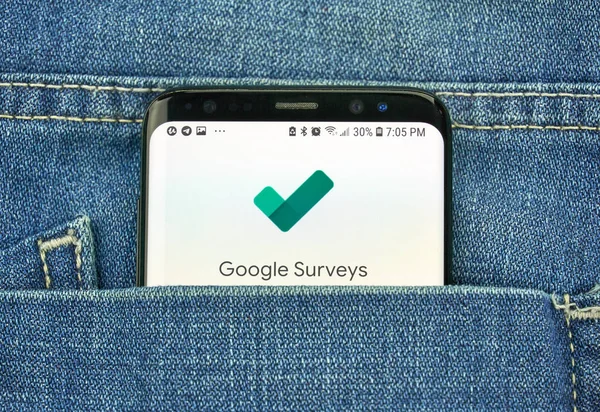 Montreal Canadá Octubre 2018 Google Surveys Aplicación Pantalla Google Una — Foto de Stock