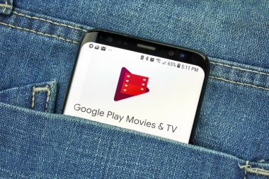 Montreal, Kanada - 4 Ekim 2018: Google oyun film ve Tv s8 ekranda. Google internet hizmetleri sunar bir Amerikan teknoloji şirketidir.