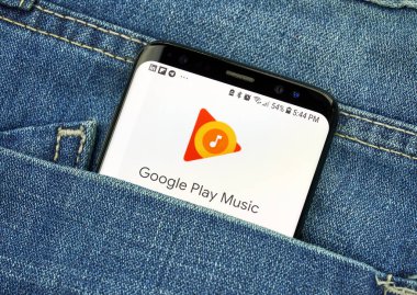 Montreal, Kanada - 4 Ekim 2018: Google müzik s8 ekranda oynamak. Bir müzik parçalarýný ve podcast akış app ve hizmet, Google tarafından geliştirilen Google müzik oynamak olduğunu.