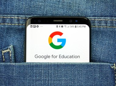 Montreal, Kanada - 4 Ekim 2018: Google s8 ekran eğitim hizmeti için. Google internet hizmetleri sunar bir Amerikan teknoloji şirketidir.