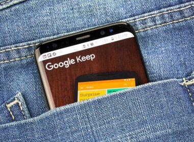 Montreal, Kanada - 4 Ekim 2018: Google tutmak app s8 ekranda. Google Not almak için bir hizmet olduğunu. Google internet hizmetleri sunar bir Amerikan teknoloji şirketidir.
