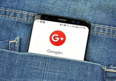 Montreal, Kanada - 4 Ekim 2018: Google Plus app s8 ekranda. Google Plus sosyal bir ağdır. Google internet hizmetleri sunar bir Amerikan teknoloji şirketidir.