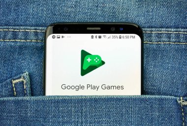 Montreal, Kanada - 4 Ekim 2018: Google oyun oyna, online oyun hizmet ve yazılım s8 ekranda. Google internet hizmetleri sunar bir Amerikan teknoloji şirketidir.