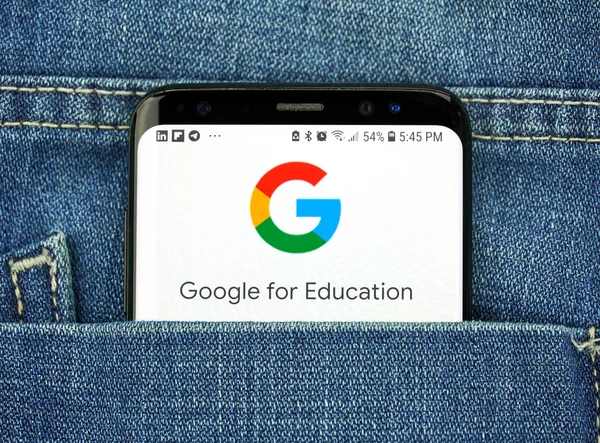 画面上の教育サービスのモントリオール カナダ 2018 Google Google はさまざまなインター ネット サービスを提供するアメリカの技術会社です — ストック写真