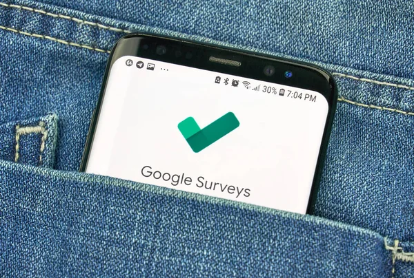 Montreal Canadá Octubre 2018 Google Surveys Aplicación Pantalla Google Una — Foto de Stock