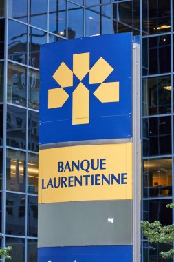 Montreal, Kanada - 4 Ekim 2018: Banque Laurentienne logo ve bina. Laurentian banka 1846 yılında kurulan bir finans kurumu, Kanada faaliyet.