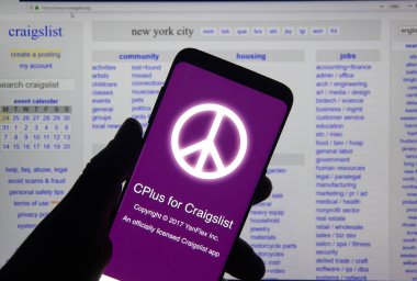 Montreal, Kanada - Aralık, 24 2018: Craigslist Ny hmobile app. Craigslist bir Amerikan küçük ilanlar işleri, konut, Satılık, öğeleri istedim, Hizmetleri, toplum listeleri sitesidir.