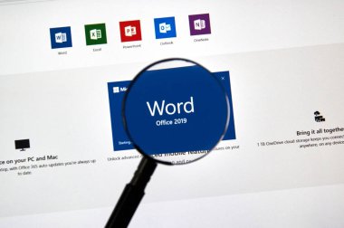 Montreal, Kanada - 10 Ocak 2019: Microsoft Office Word 2019 uygulama Microsoft Office 2019 yeni Microsoft Office, Office 2016 başarılı bir üretkenlik paketi sürümüdür