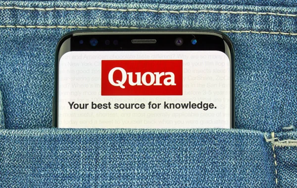 Quora Mobile App na Samsung S8. — Stock fotografie