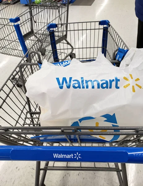 Carrinho de compras Walmart — Fotografia de Stock