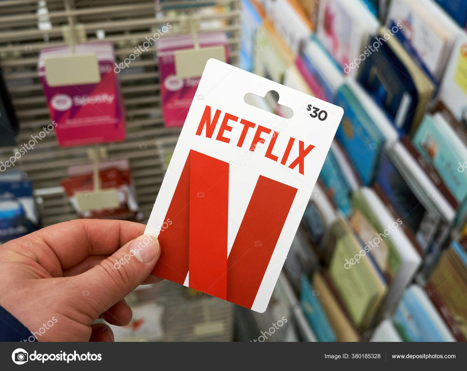 Montréal Canada Mai 2020 Carte Cadeau Netflix Main Sur Stand