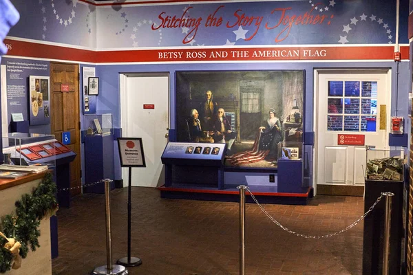 フィラデルフィア 12月14 2019 ベッツィロス博物館 ベッツィ ロスの家は 彼女が最初のアメリカ国旗を見たときに旗作りのベッツィ ロスが住んでいたフィラデルフィアのランドマークです — ストック写真