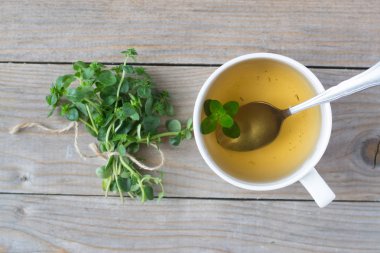 Kekik çayı ve demet kekik