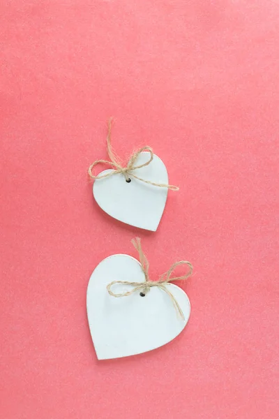 White Wooden Heart Pink Background — Stock Photo, Image