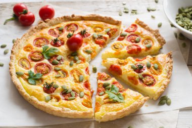 Kabak çekirdeği ile domates tart