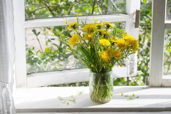 Bouquet Dandelions Window — Stock Photo, Image