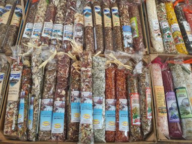 Venedik, Veneto / İtalya - 20 Temmuz 2019: Geleneksel İtalyan baharatları piyasada