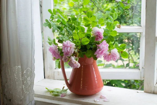 Bouquet Wild Roses Windowsill — Stock Photo, Image