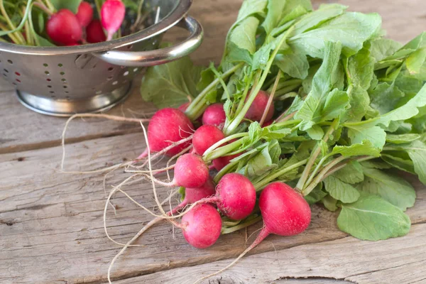 Stelletje Radijs Houten Tafel — Stockfoto