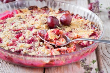 Tahta masada, tabakta erikli turta.