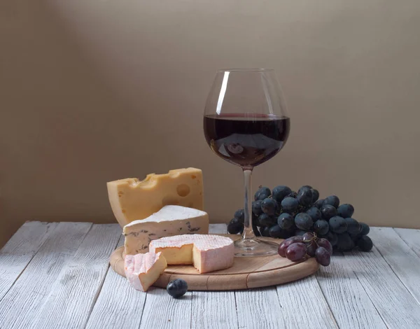 Vinho Queijo Fresco Mesa — Fotografia de Stock