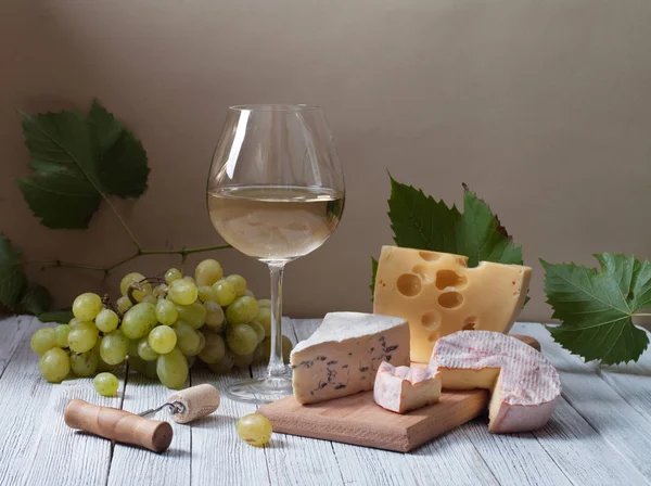 Vino Formaggio Fresco Tavola — Foto Stock