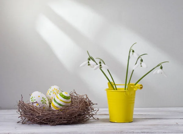 Páscoa Ainda Vida Com Ovos Snowdrops — Fotografia de Stock