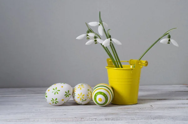 Pâques Nature Morte Avec Des Œufs Des Gouttes Neige — Photo