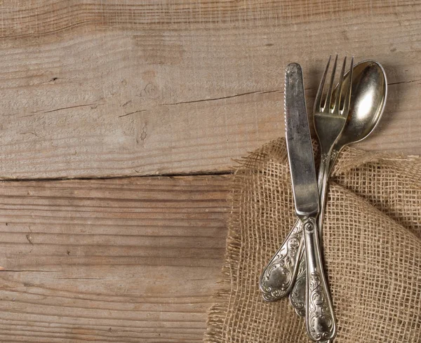 Altes Besteck Auf Holztisch — Stockfoto