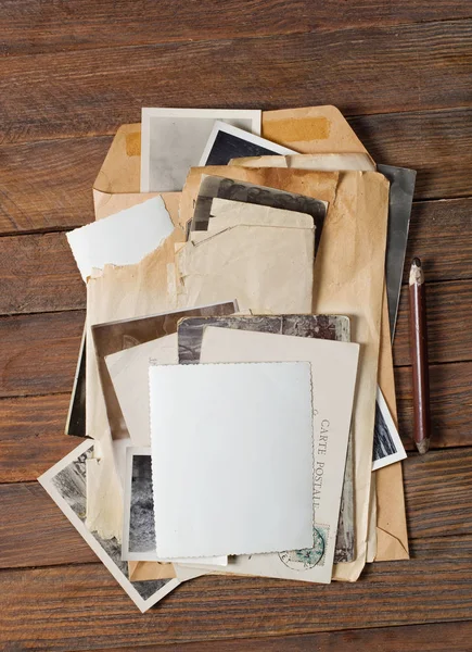 Papel Velho Sobre Fundo Madeira — Fotografia de Stock