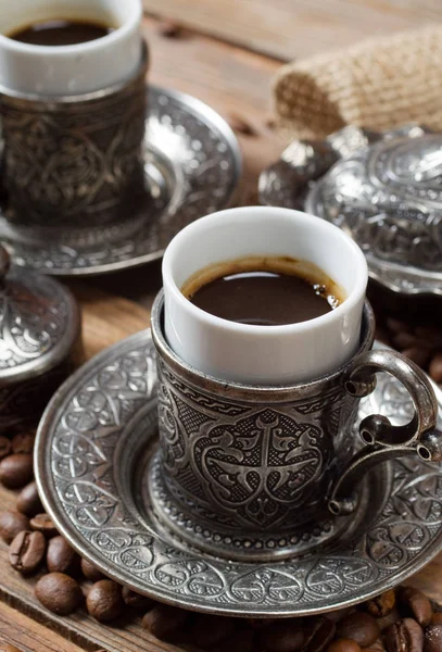 Tradycyjną Turecką Kawę Drewnianym Stole — Zdjęcie stockowe