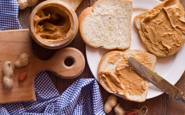 Sándwich Mantequilla Maní Una Mesa Madera — Foto de Stock