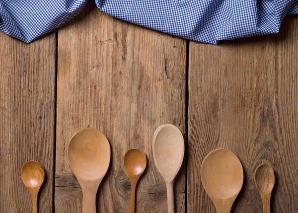 Différentes Cuillères Bois Sur Table Bois — Photo