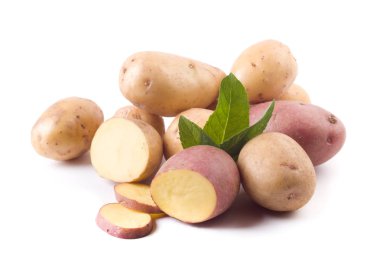  Beyaz arkaplanda izole edilmiş patates