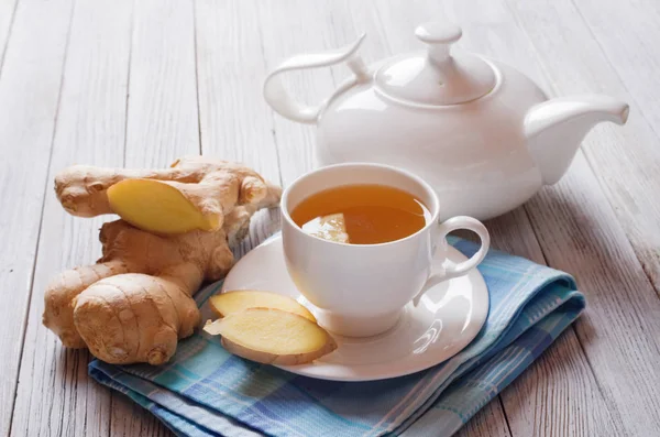 Gember Thee Een Houten Tafel Stockfoto