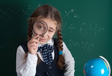 liseli kızlar okul yönetimi arka plan üzerinde