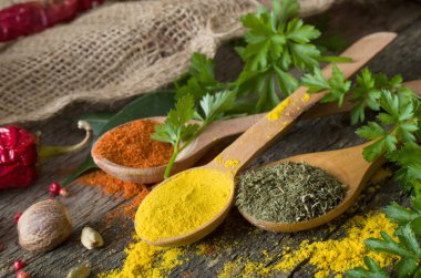 çeşitli baharatlar seçimi.