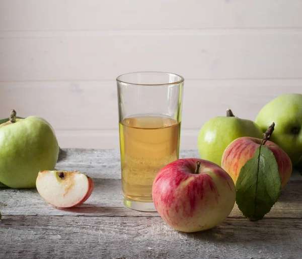 Äppeljuice — Stockfoto