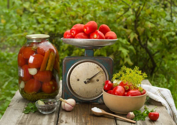Domácí nakládané rajčata — Stock fotografie