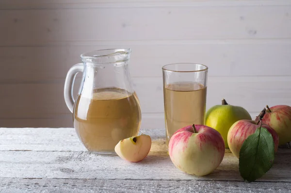 Äppeljuice — Stockfoto