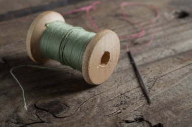 yüksük ve iğneler 