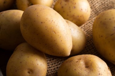 Çuval bezinde taze patates